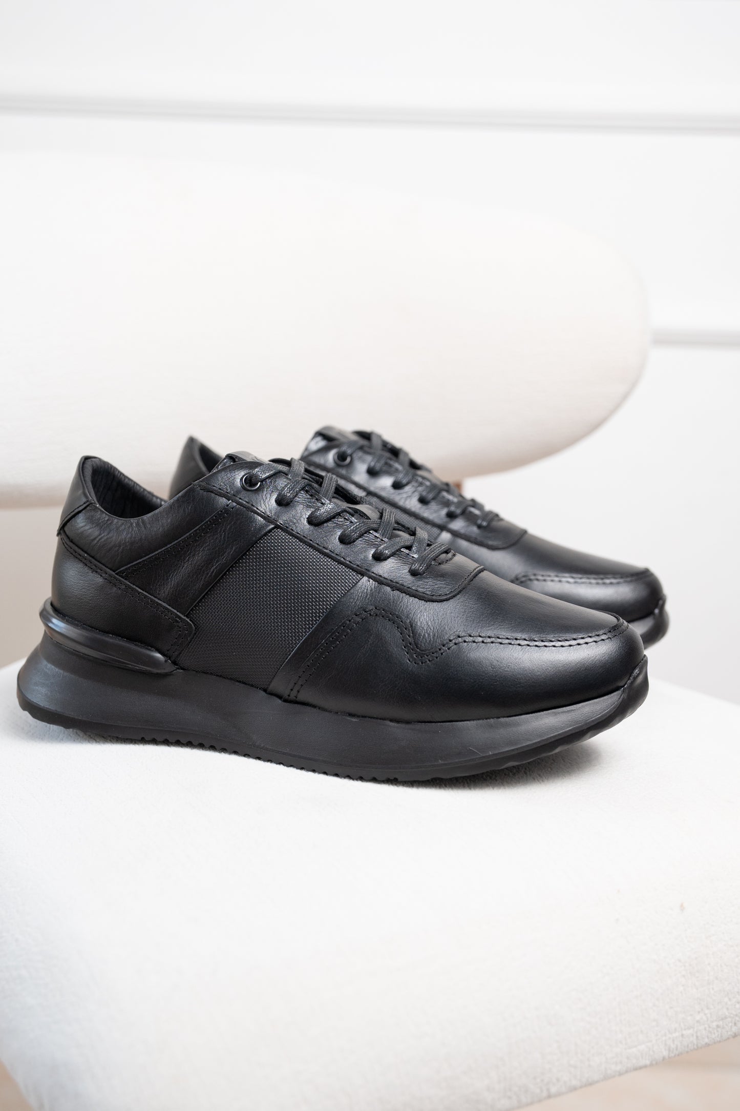 TENIS EN CUERO PARA HOMBRE | RF:T-005