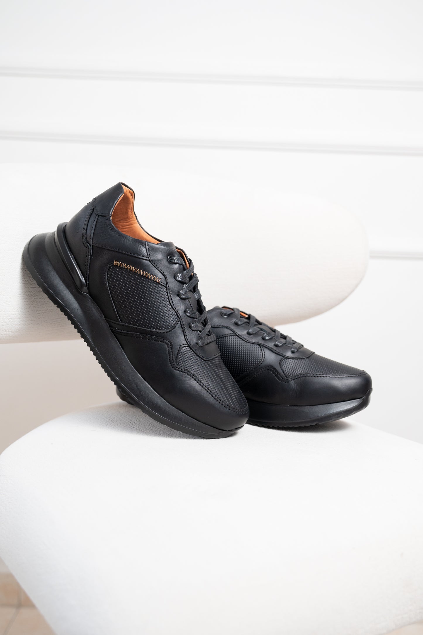 TENIS EN CUERO PARA HOMBRE | RF:T-004