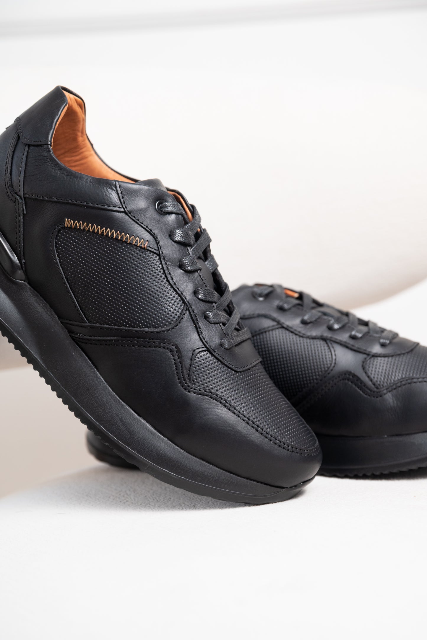 TENIS EN CUERO PARA HOMBRE | RF:T-004
