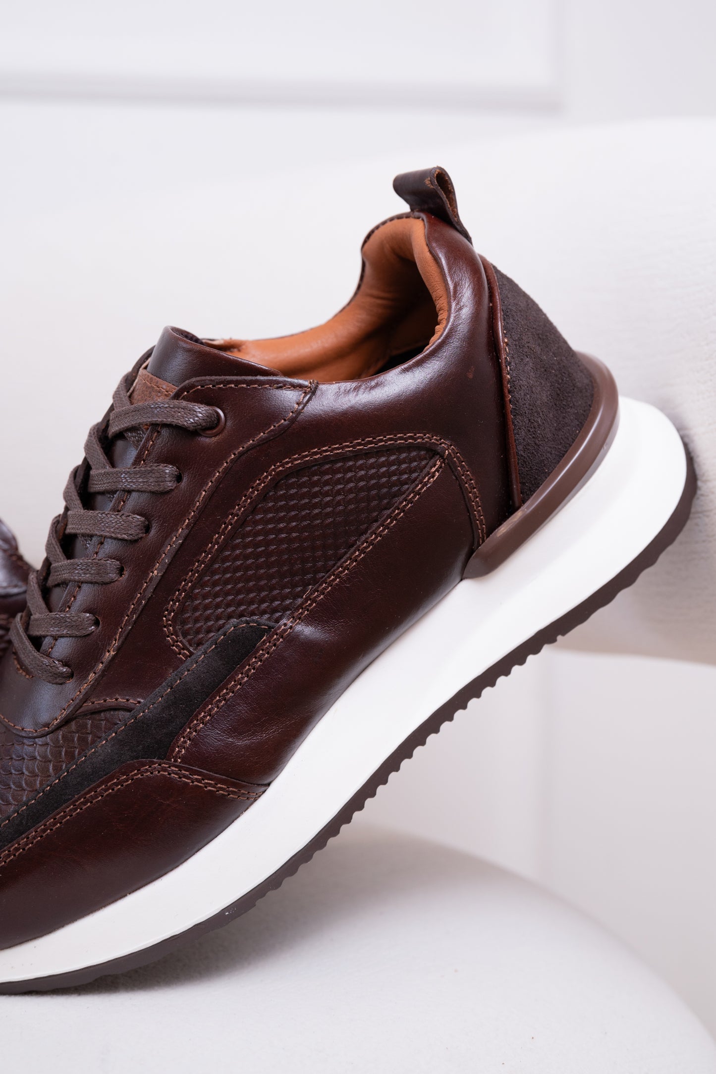 TENIS PARA HOMBRE EN CUERO|BIZARRO DOMINIO- CAFE | RF : 3205
