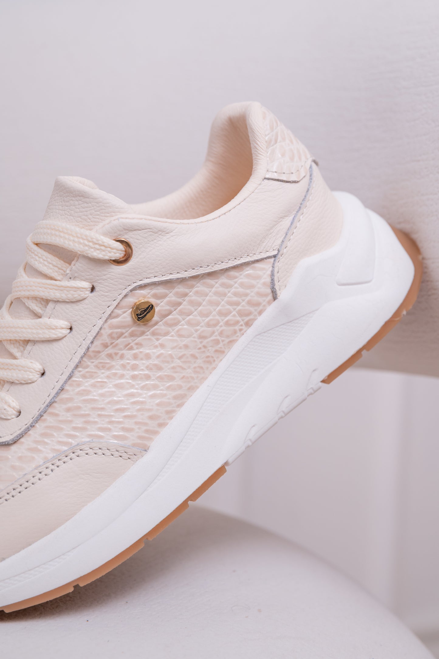 TENIS EN CUERO PARA DAMA | RF :  -TALCO
