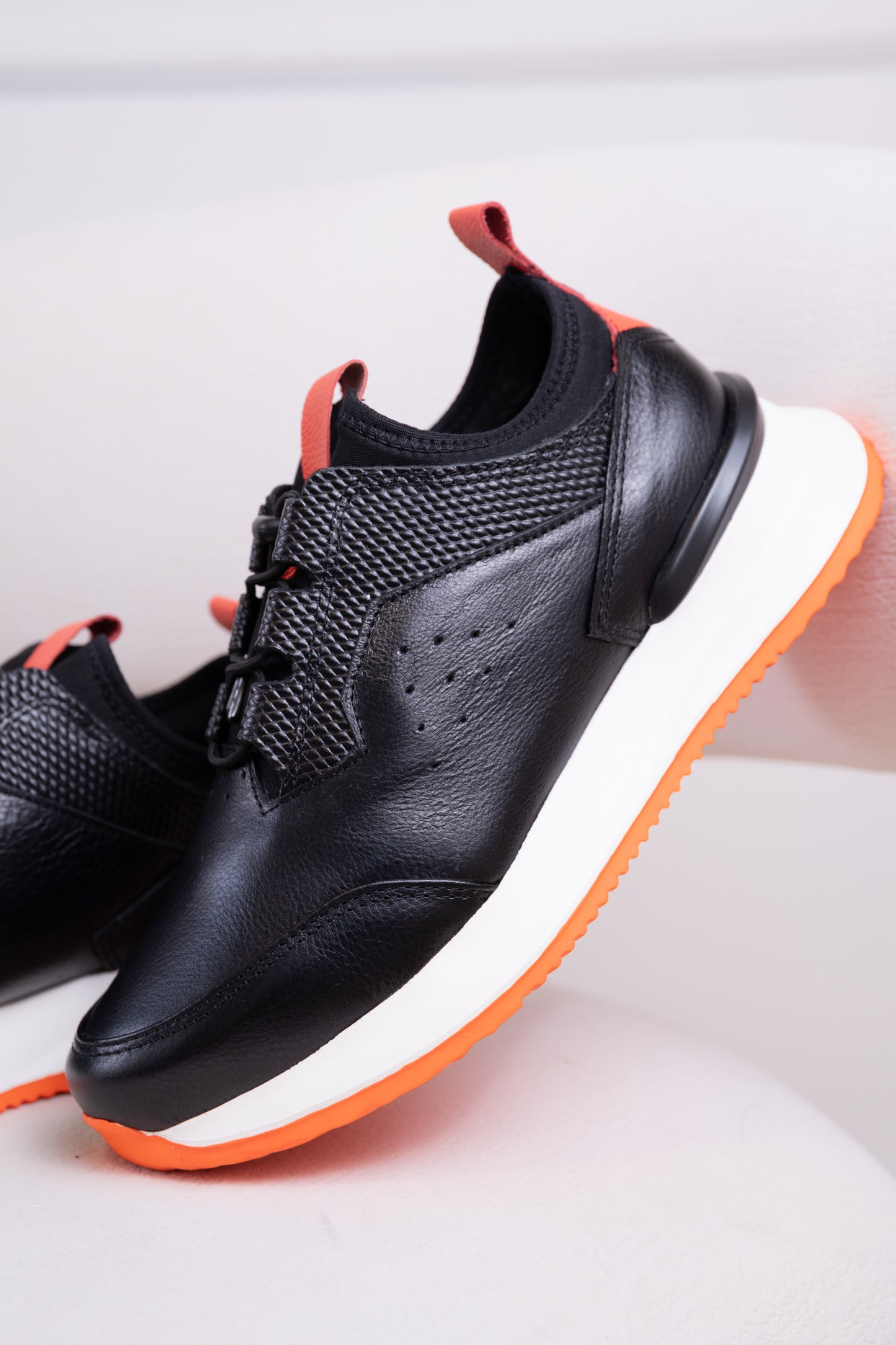 TENIS EN CUERO PARA HOMBRE | RF:ROYAL NEGROX NARANJA