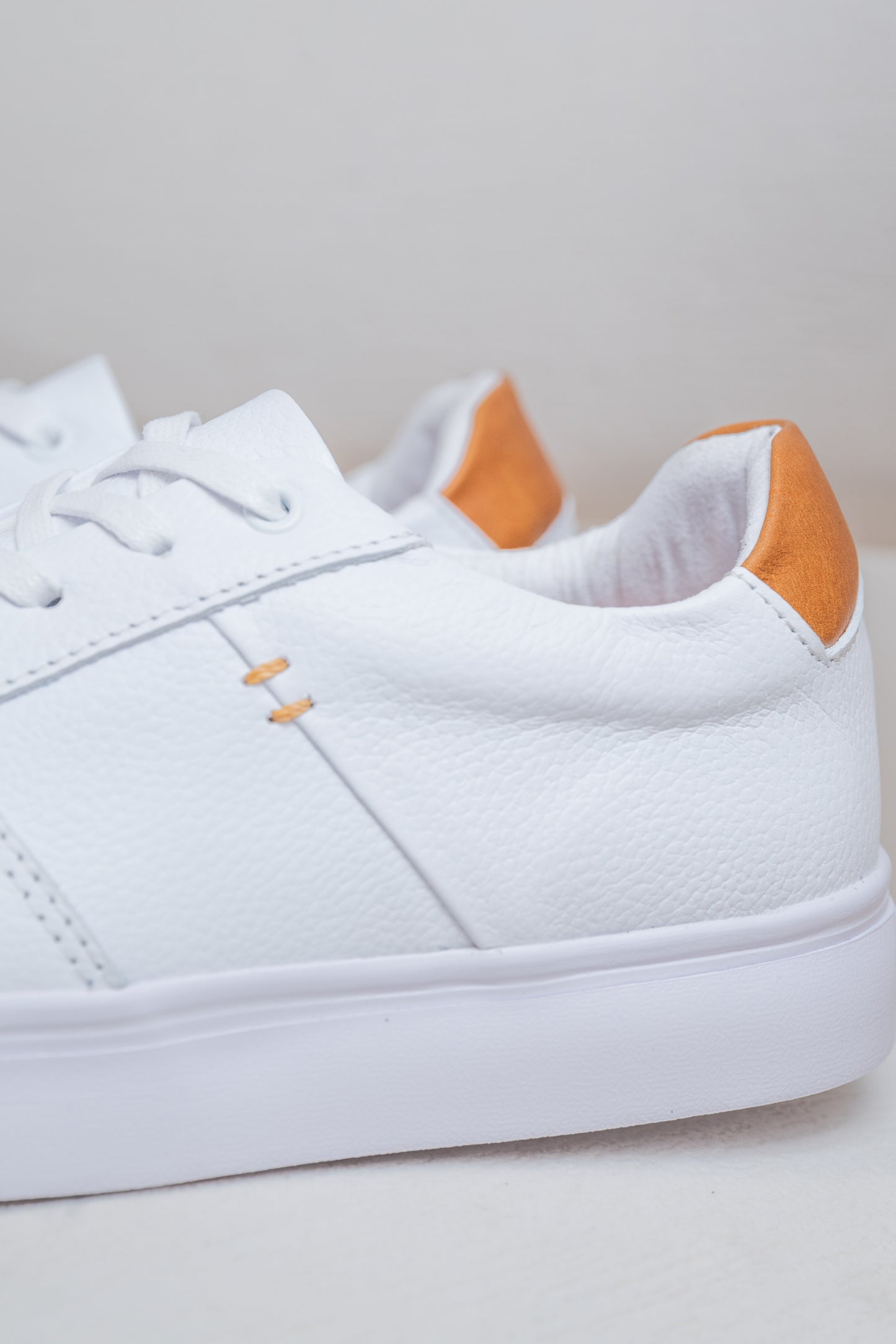TENIS EN CUERO PARA HOMBRE | RF : ZED BLANCO MIEL