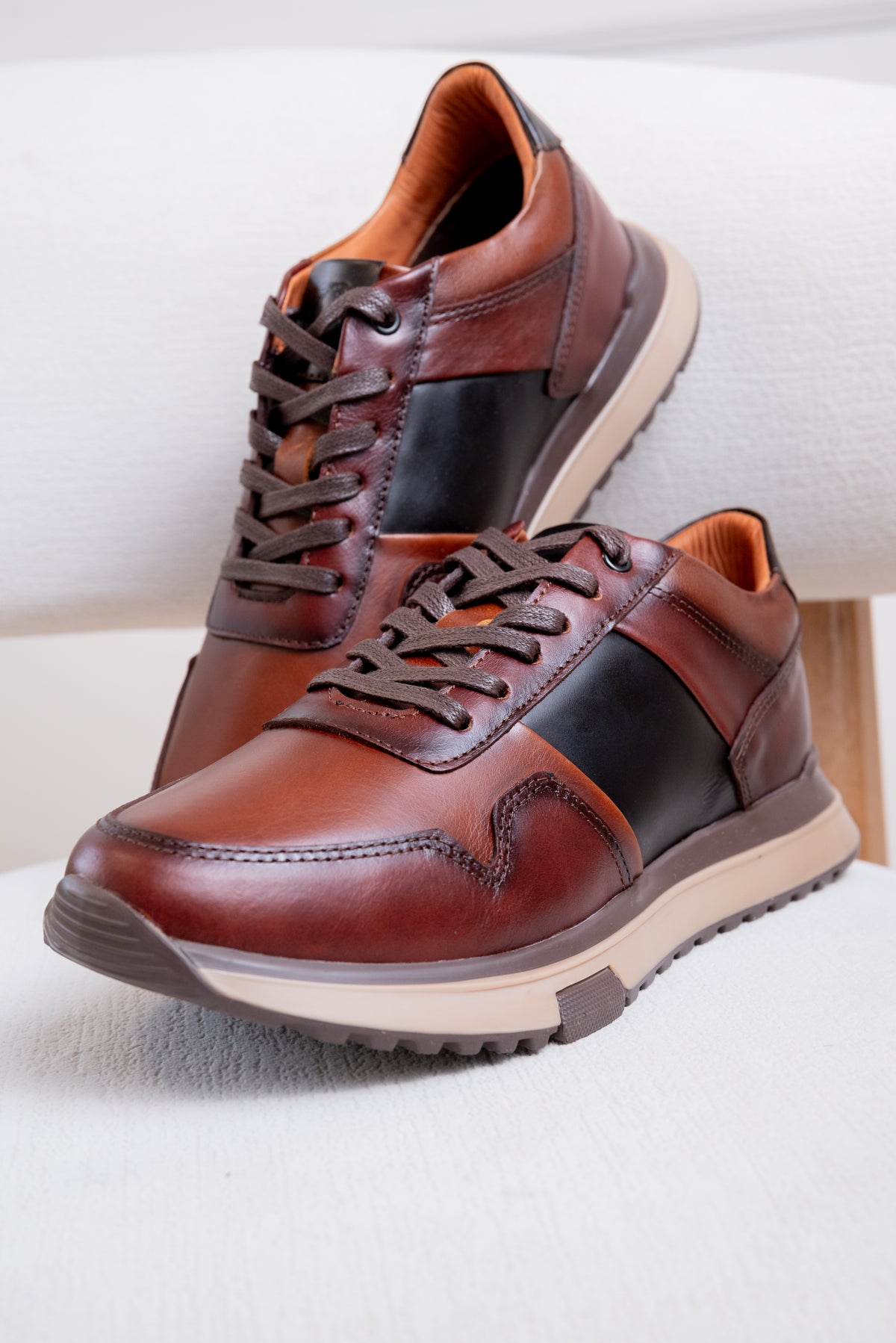 TENIS EN CUERO PARA HOMBRE RF: TÑ-3385