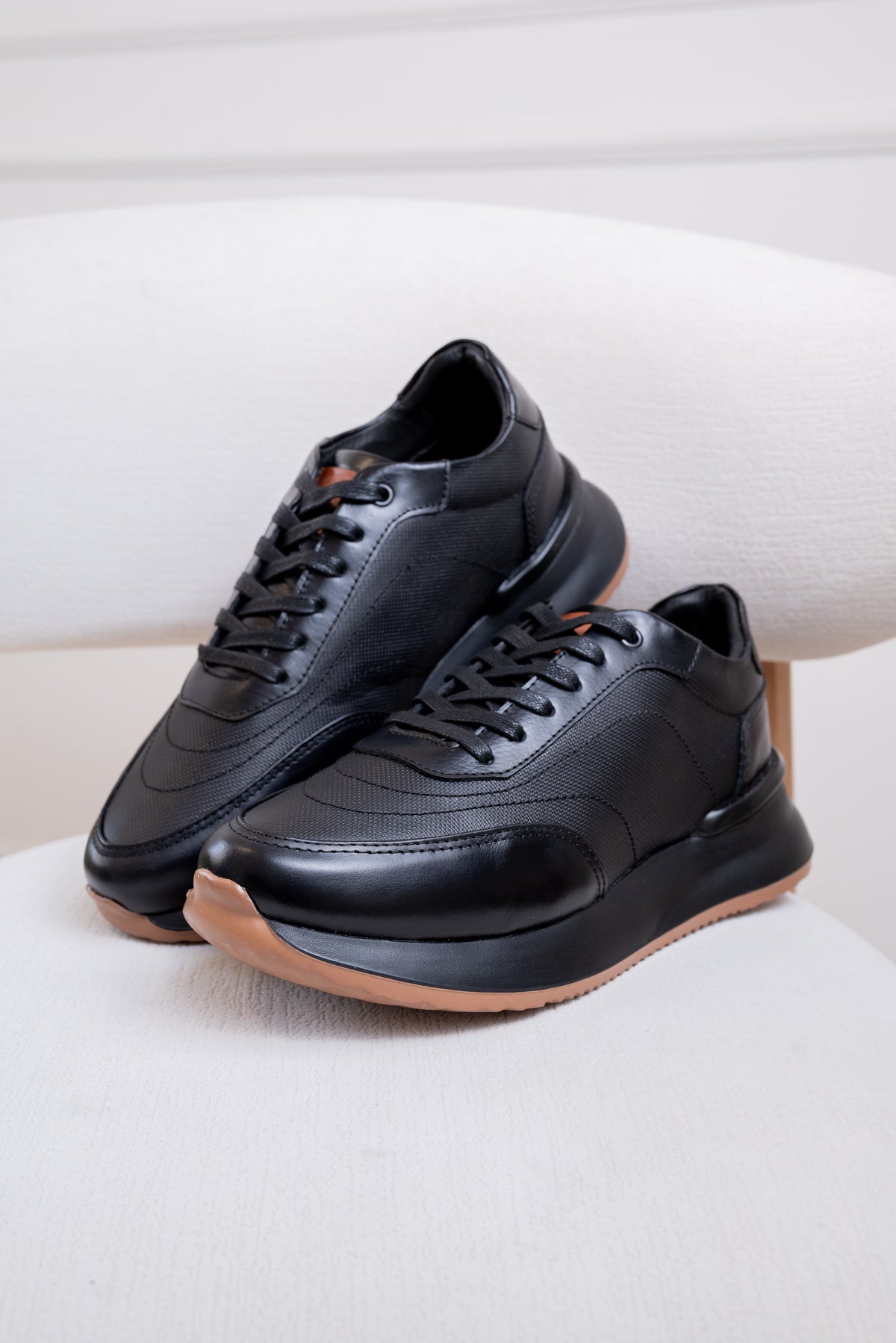 TENIS EN CUERO PARA HOMBRE RF: T-07 NEGRO