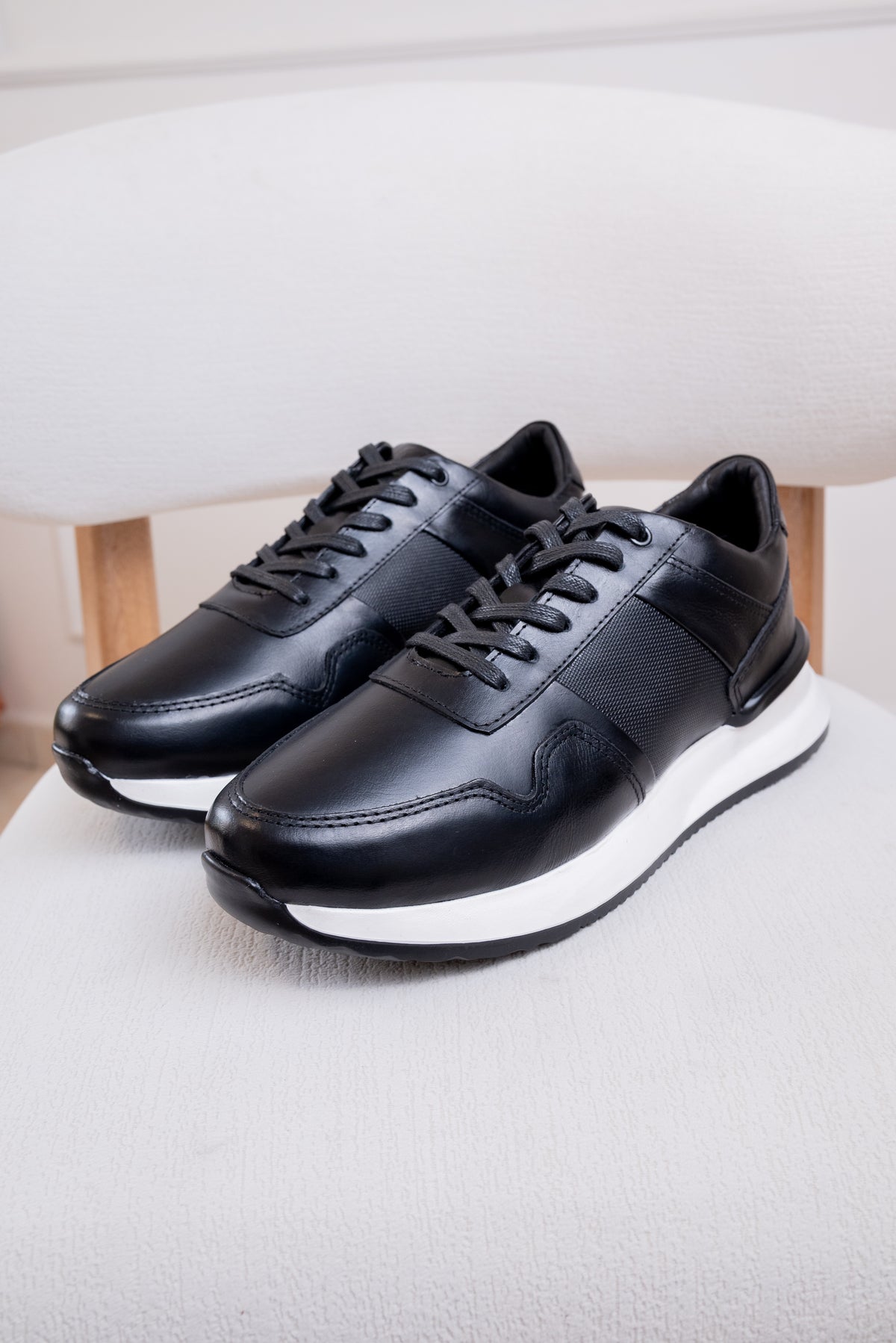 TENIS EN CUERO PARA HOMBRE RF: T-05 NEGRO