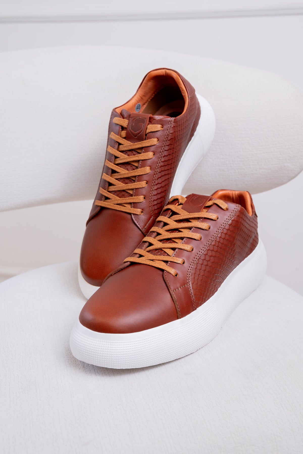 TENIS EN CUERO PARA HOMBRE RF:2126 MIEL