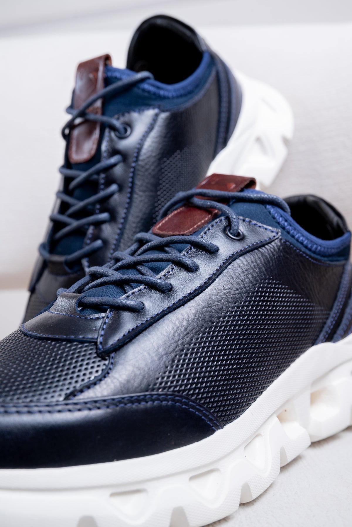 TENIS EN CUERO PARA HOMBRE RF: 402 -AZUL
