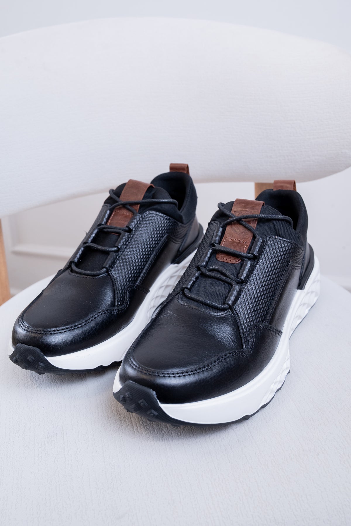 TENIS EN CUERO PARA HOMBRE RF: 3385 -NEGRO