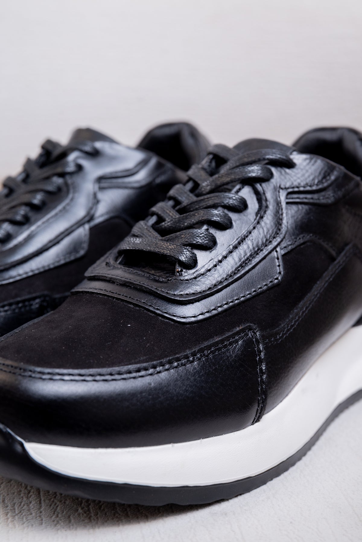 TENIS EN CUERO PARA HOMBRE RF: SPN 3316 NEGRO