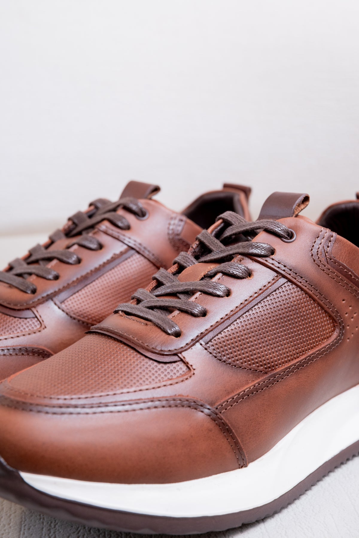 TENIS EN CUERO PARA HOMBRE RF: T-10  EVA