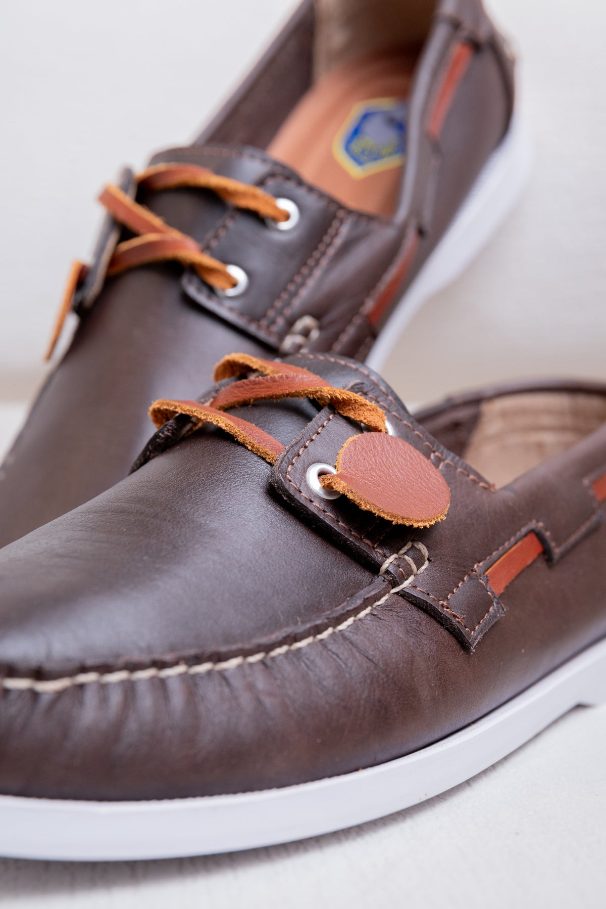 APACHES EN CUERO PARA HOMBRE |RF:BIZARRO TITAN - CAFE X BLANCO