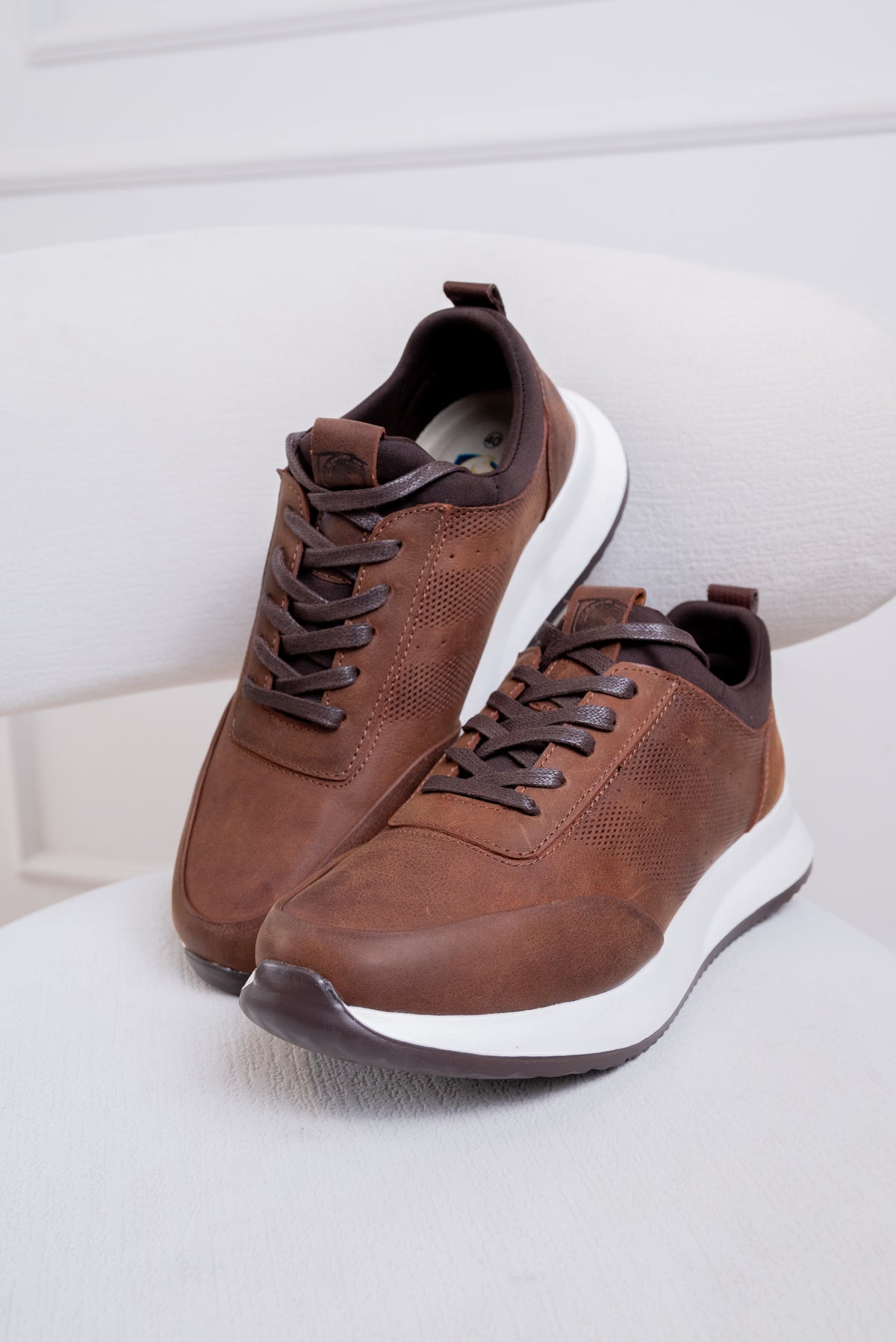 TENIS EN CUERO PARA HOMBRE RF: SANGRIA-3216