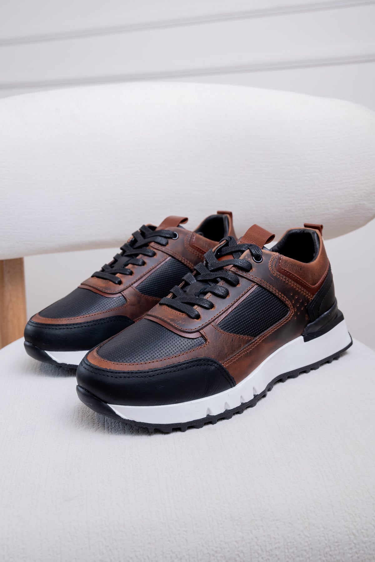 TENIS EN CUERO PARA HOMBRE RF: T-10